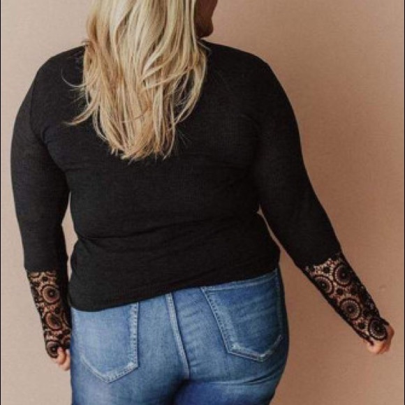 Black Lace Splicing Ribbed Long Sleeve Plus Size Top - Picture 5 of 11